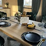 Staytnt-moderne 100qm Wohlfuehlwohnung In Ruhiger Lage 아파트 *