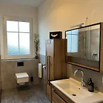 Staytnt-moderne 100qm Wohlfuehlwohnung In Ruhiger Lage 아파트 Geislingen