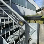 아파트 Staytnt-moderne 100qm Wohlfuehlwohnung In Ruhiger Lage *
