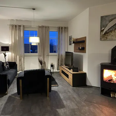 아파트 Staytnt-moderne 100qm Wohlfuehlwohnung In Ruhiger Lage *